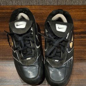 Black Nike Soccer Shoes / Cleats Size 3.5 Boys / Youth
